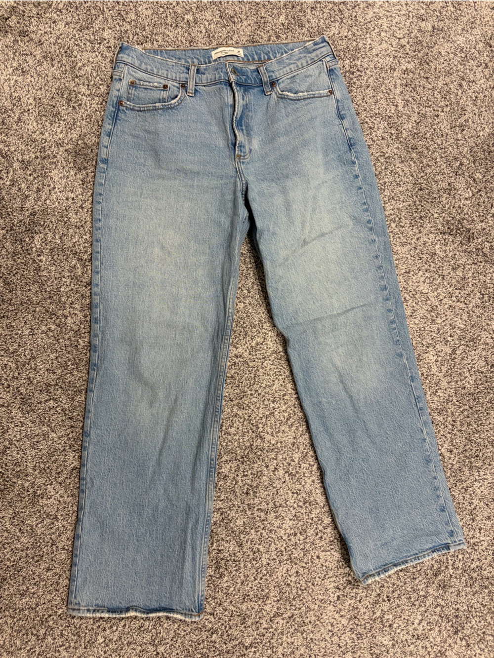 Abercrombie & Fitch Low Rise Baggy Jeans, light wash